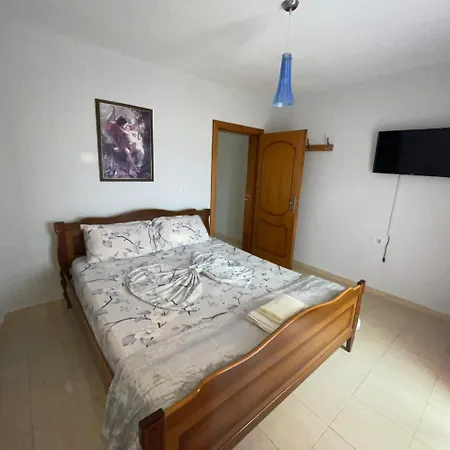 Eiffel's 3* Piskupat