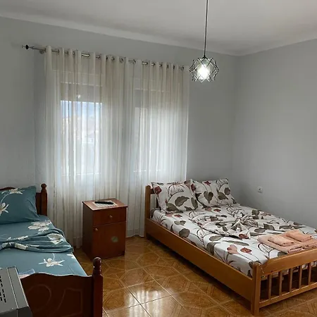 Eiffel's بيت ضيافة 3*