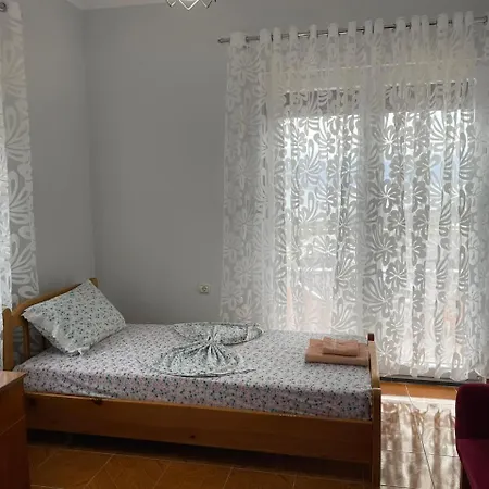 Eiffel's بيت ضيافة Piskupat